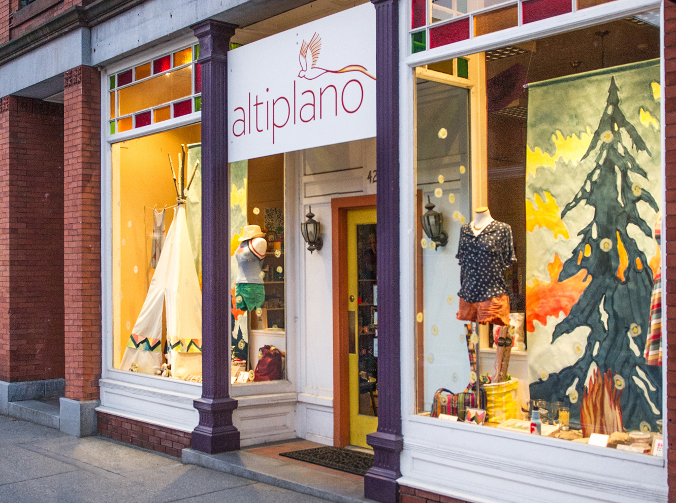 Altiplano Boutique storefront in downtown brattleboro - shopping